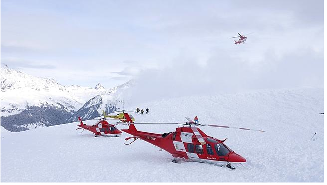 11 Snowboarders, Skiers Killed in Swiss Alps Avalanches 